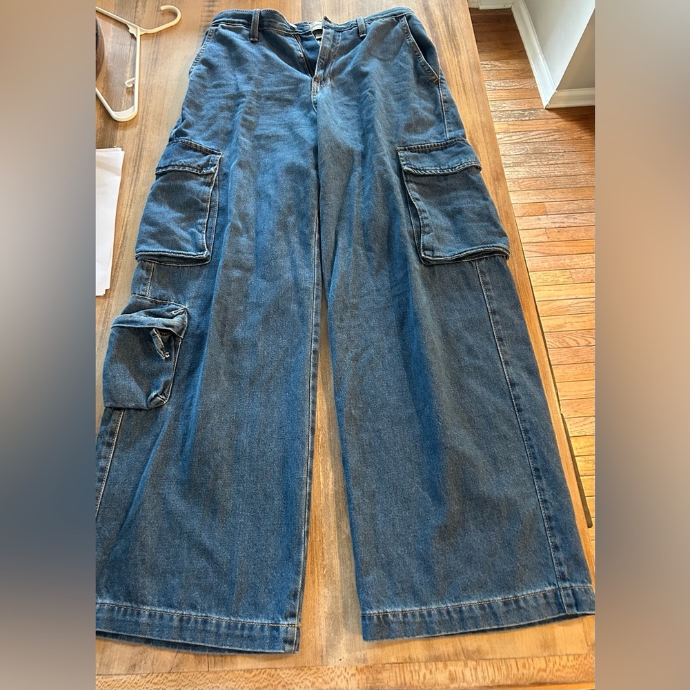 Universal Thread Blue Cargo Jeans